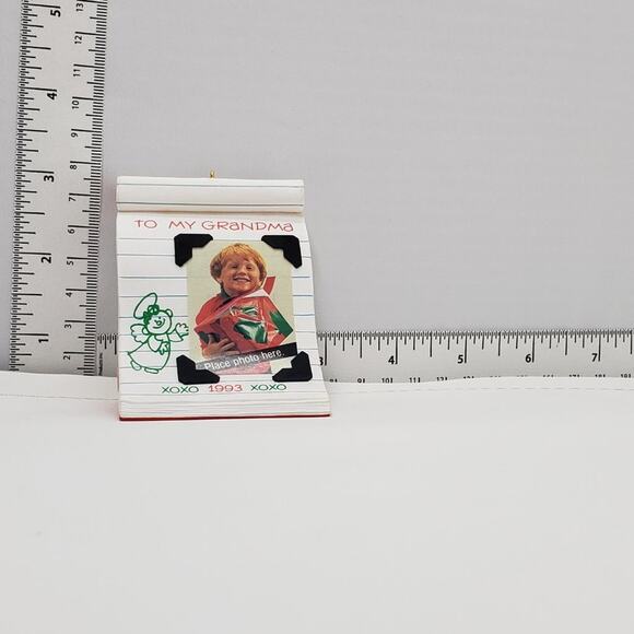 1993 Hallmark To My Grandma Handcrafted Keepsake Holiday Christmas Ornament. - Picture 5 of 5